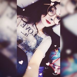 Meet your Posher, Alissa